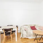 Superb Cosy Apartment In Paris